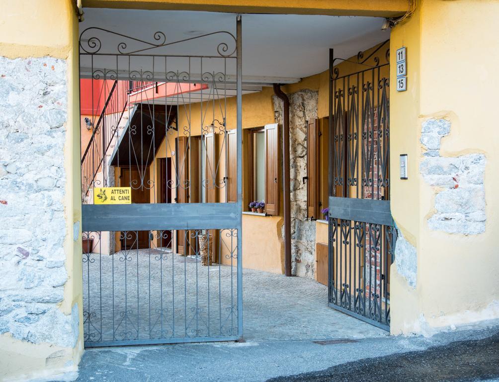 Casa Corte Alla Rocca Arona Eksteriør billede