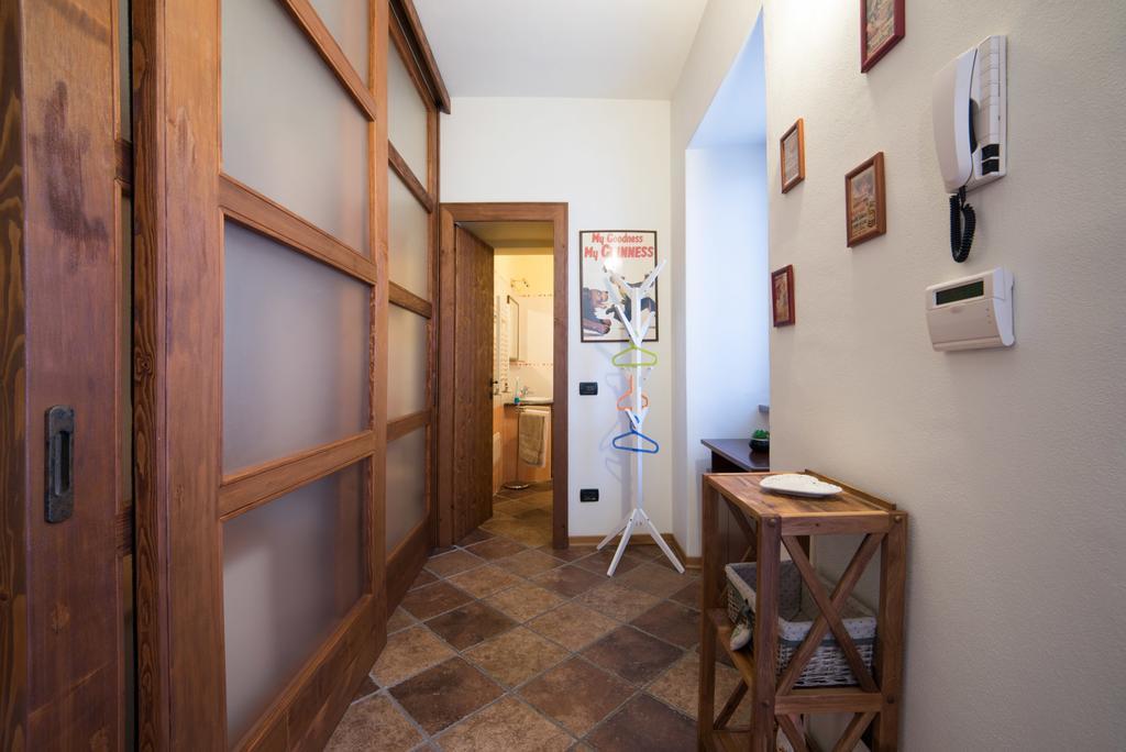 Casa Corte Alla Rocca Arona Eksteriør billede
