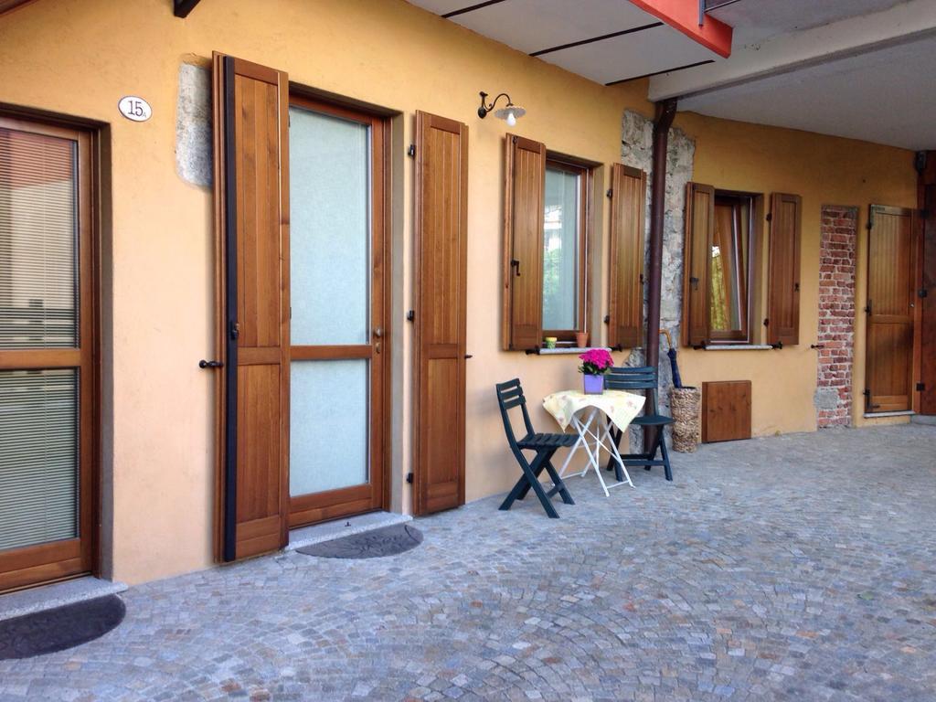 Casa Corte Alla Rocca Arona Eksteriør billede