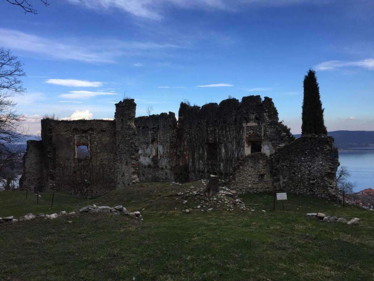 Casa Corte Alla Rocca Arona Eksteriør billede