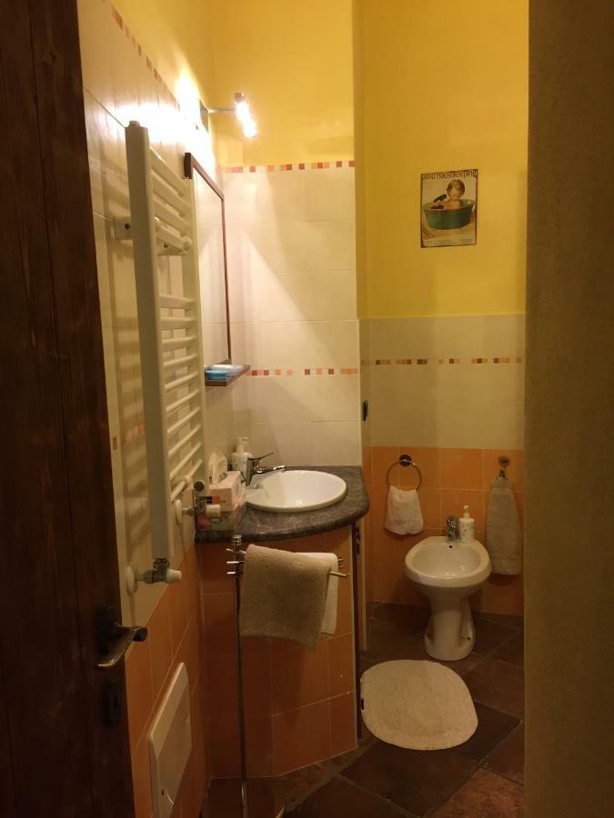 Casa Corte Alla Rocca Arona Eksteriør billede