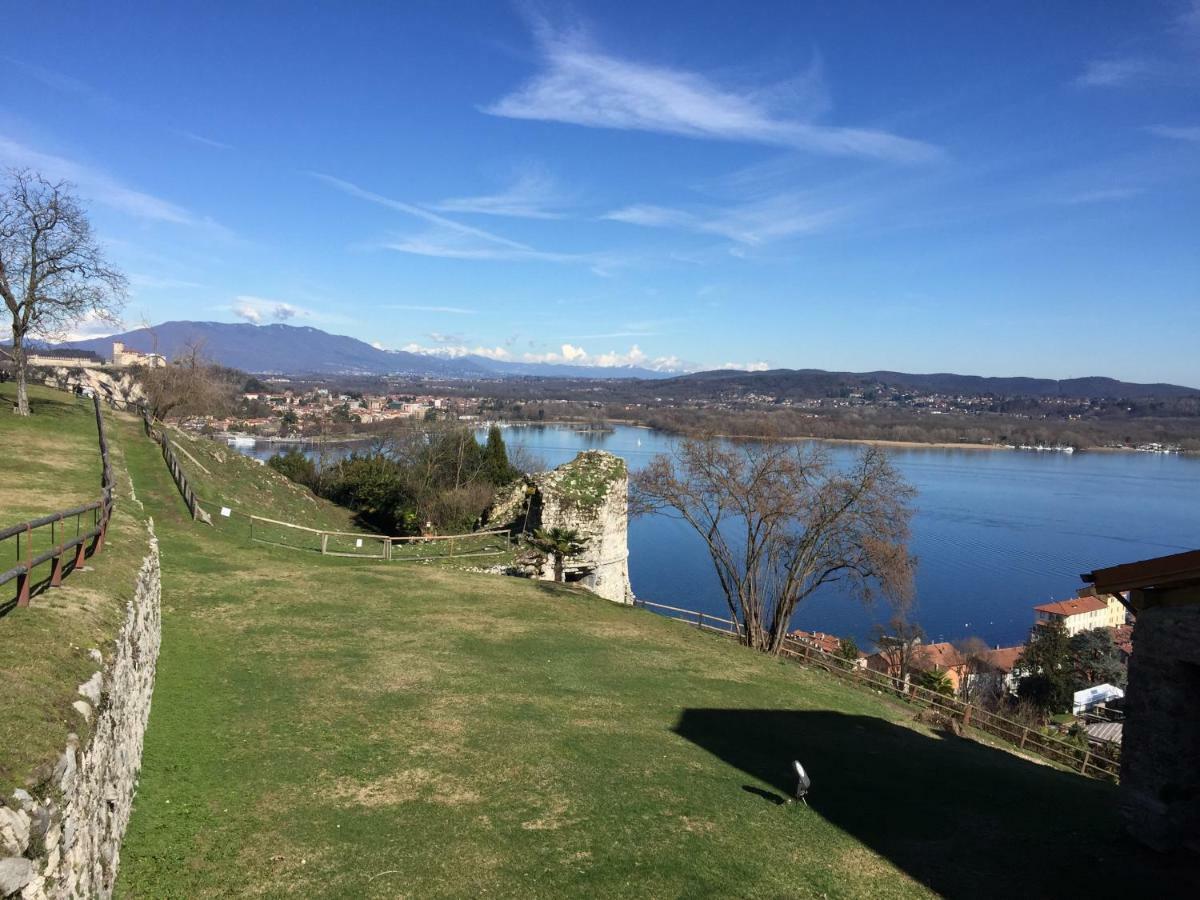 Casa Corte Alla Rocca Arona Eksteriør billede